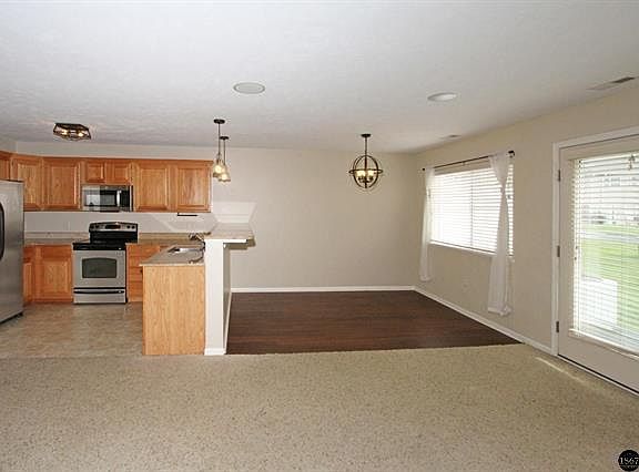 4th image of 6028 Glenbrook Ln