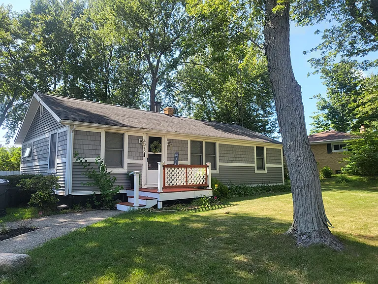 4072 Laukus Ln — Photo 20