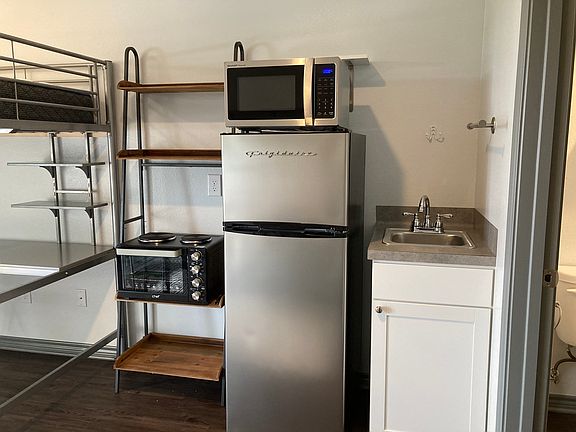 4th image of 620 E Starr Ave #1