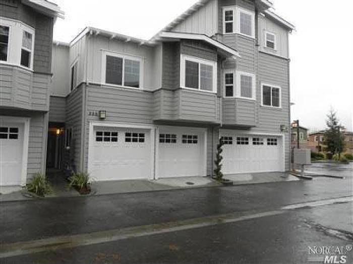 1st image of 212 Valley Oak Dr