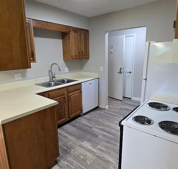 2956 Auburn Rd — Photo 24