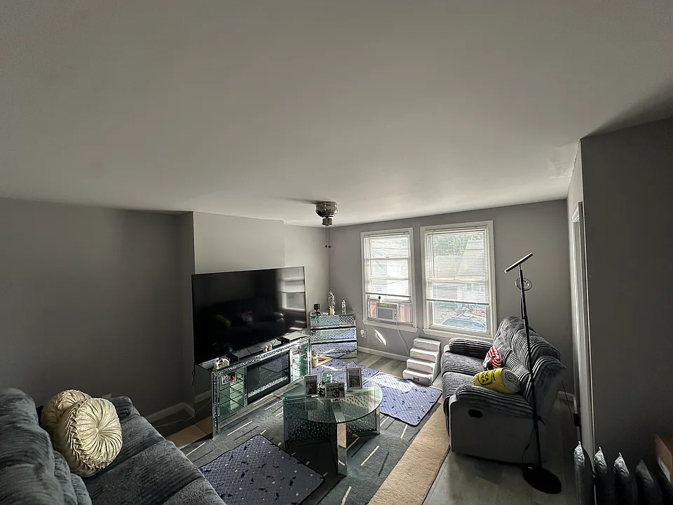 341 Mason Ave #2