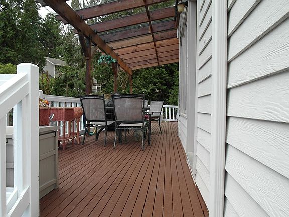 Glass-covered deck