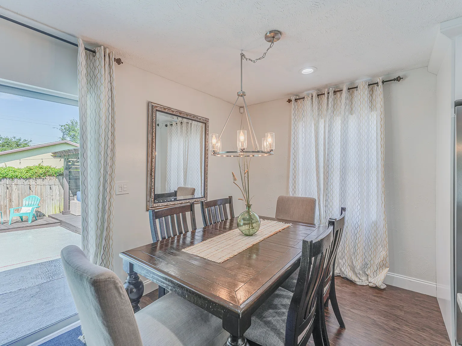 3 bed, 1349 sqft, $2,650 — Photo 4