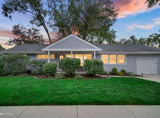 903 S President St, Wheaton, IL 60189