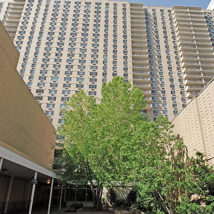 1st image of 1919 Chestnut St APT 2522
