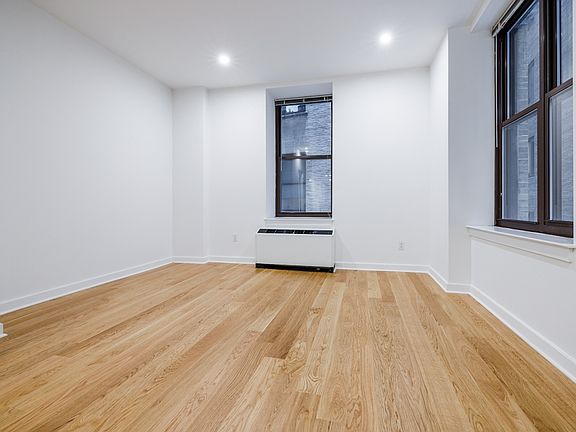 3rd image of 37 Wall St APT 23H