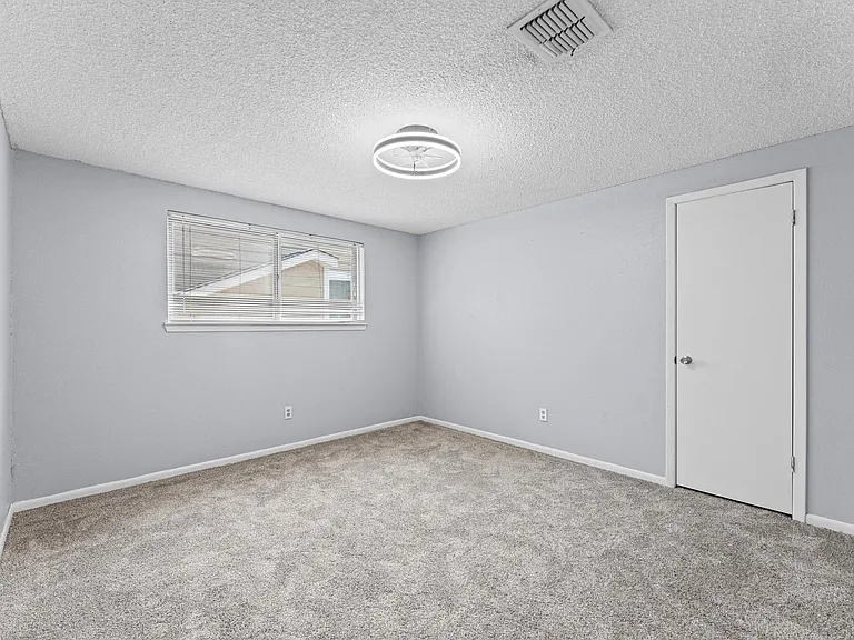 11914 Meadowtrail Ln — Photo 14