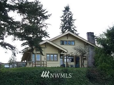 5610 Broadway photo 1