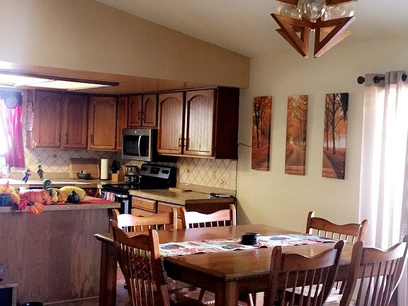 4th image of 540 Crawford Ln