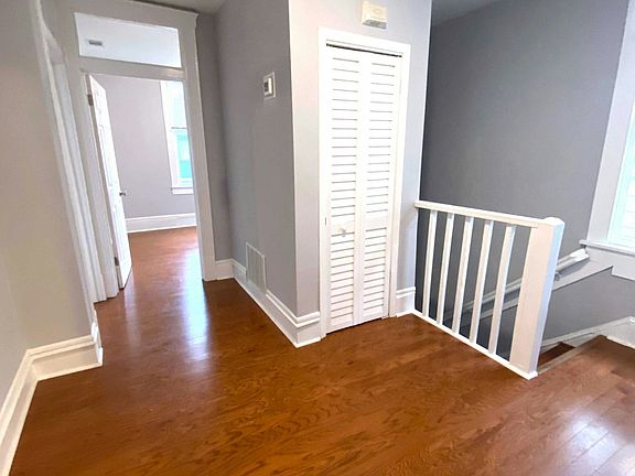 3rd image of 424 E 32nd St #424