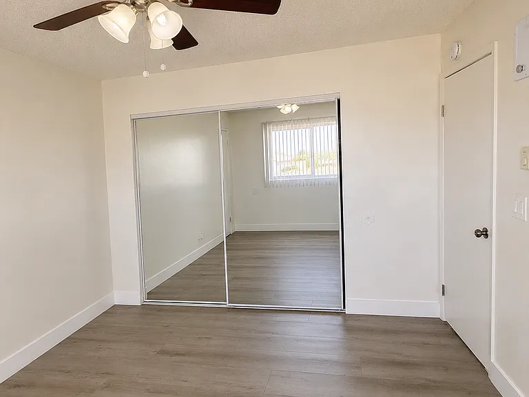 1735 Coronado Ave. — Photo 17