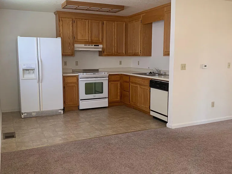 460 Russell Rd — Photo 3