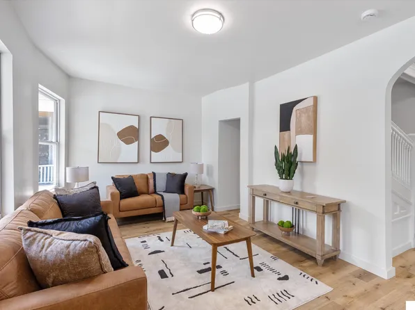 3102 Woolworth Ave, Omaha, NE 68105