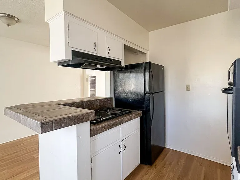 6256 Lupine Ave — Photo 7
