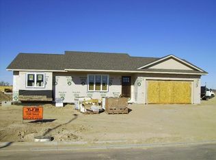 2341 Glennwood Dr, Garden City, KS 67846