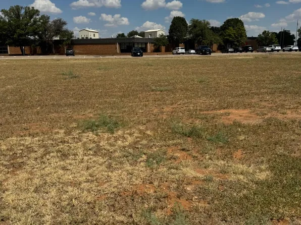 1014 E Grace St, Brownfield, TX 79316