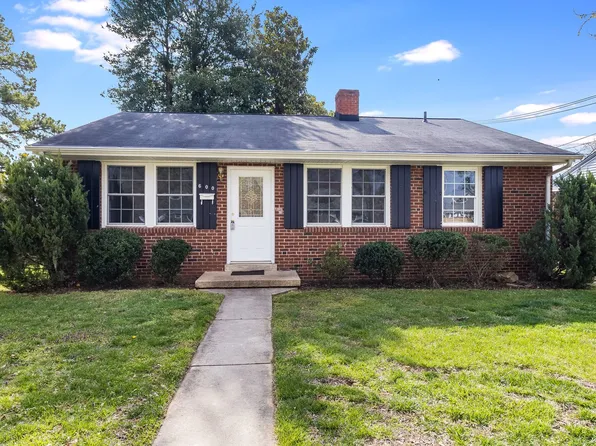 600 Woodford St, Fredericksburg, VA 22401