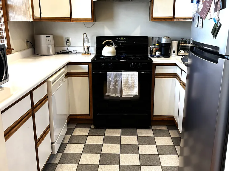 182 Bolton St #3 — Photo 6