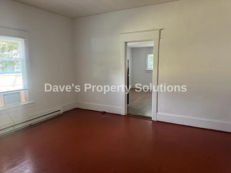 1811 Lomond St — Photo 7