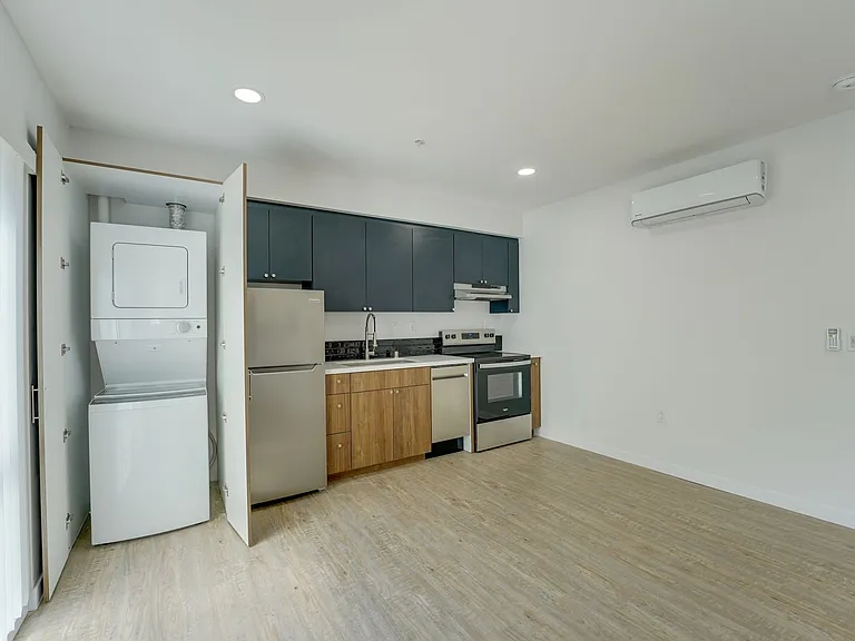 Duplet at Hillcrest | Modern Studio, 1 & 3 Bedroom Apartments — Photo 24