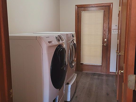 3rd image of 17920 Orchard Ln