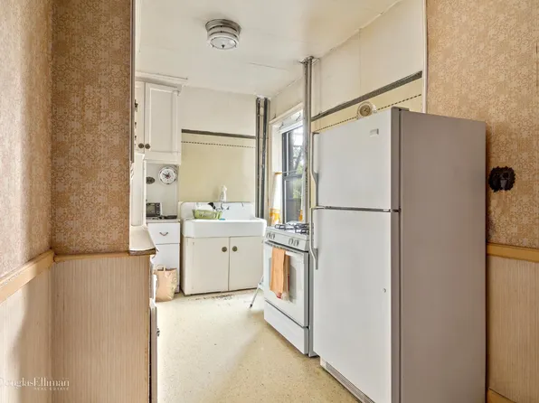 504 Grand Street image 1 of 3