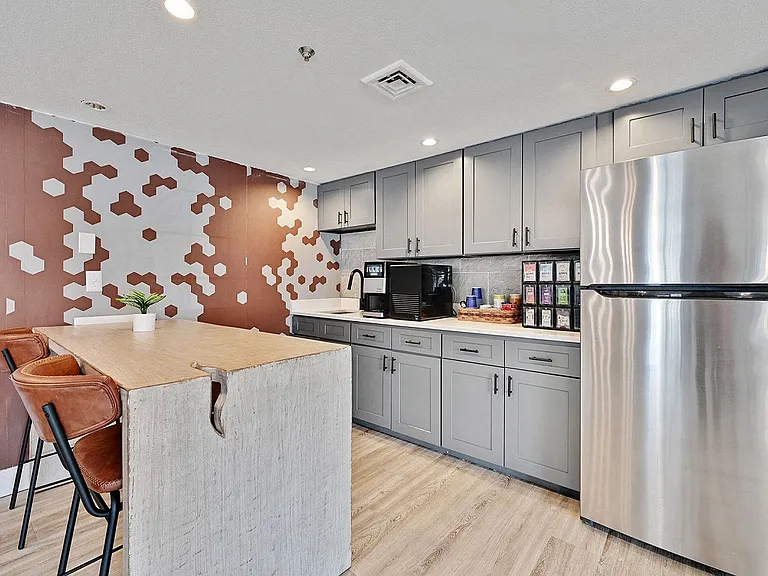 Rivers Edge Apartments — Photo 18