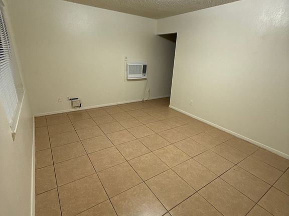 3rd image of 1400 S Ave E APT 3