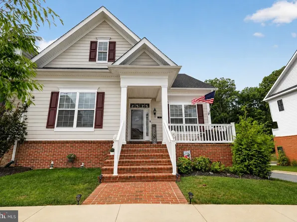 310 Buckeye Cir, La Plata, MD 20646
