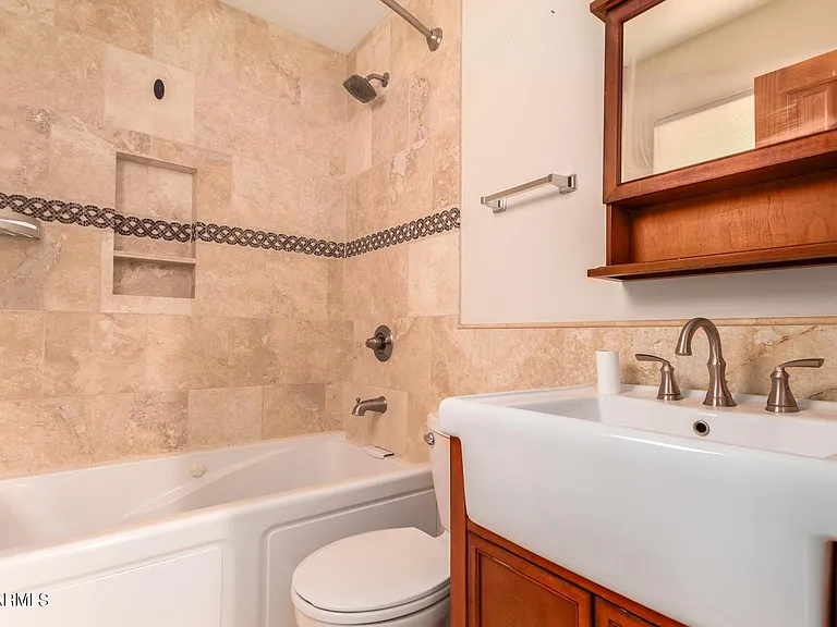 1608 W Inverness Dr — Photo 18