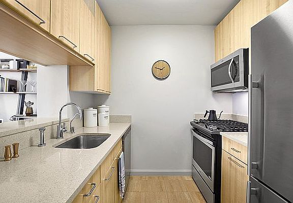 4th image of 601 W 57th St APT 7E