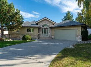 2229 Capistrano Dr, Kelowna, BC V1V 2A2