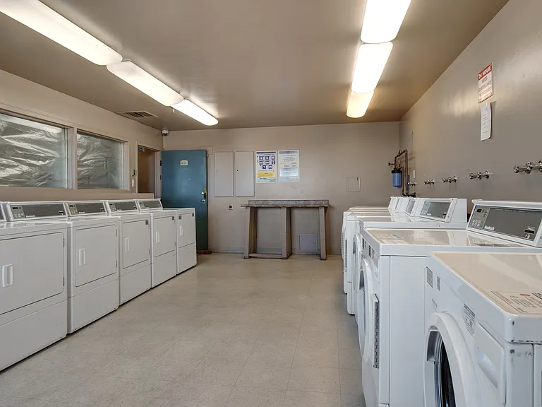 2131 Broad St — Photo 14