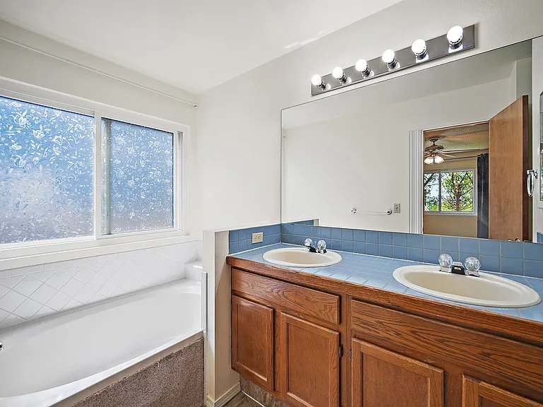 5855 Northwind Dr — Photo 15