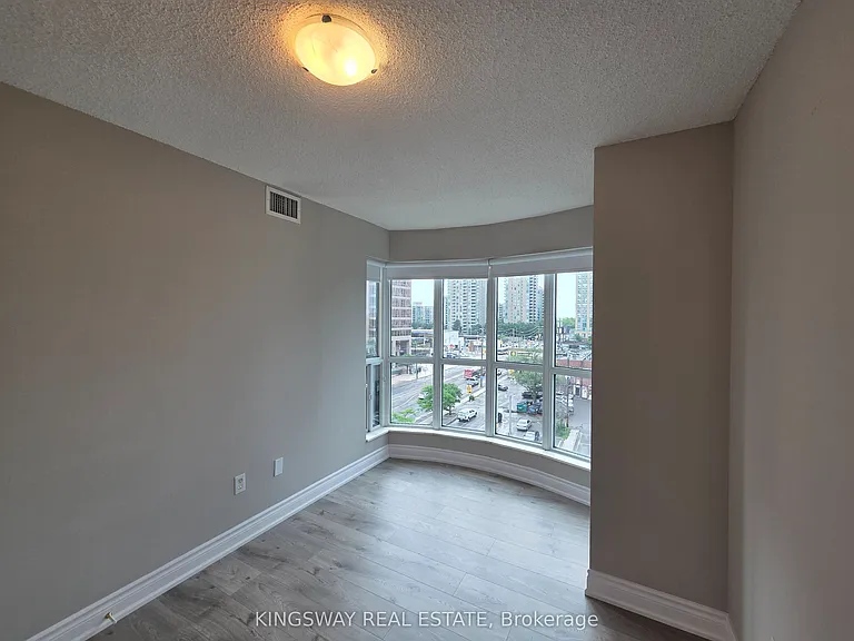 7 Lorraine Dr #812 — Photo 20