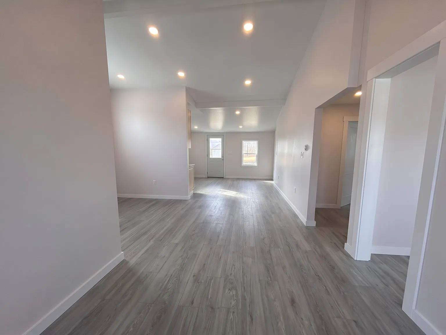 3 bed, 1108 sqft, $1,395 — Photo 3