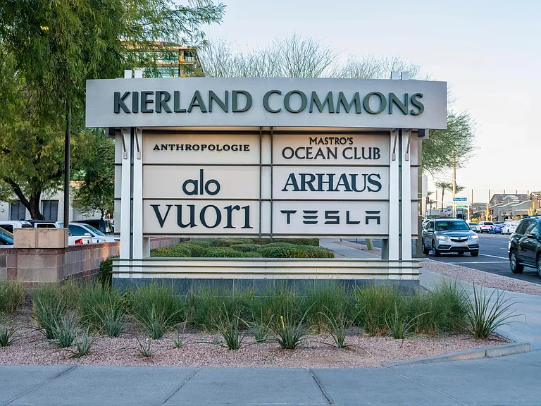 Kierland Commons is a short drive from Modera Reserve, this upscale shopping center offers a dynamic mix of stores alongside popular restaurants like Mastro's Ocean Club and Zinc Bistro.