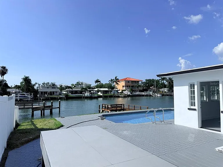 720 Capri Blvd — Photo 27