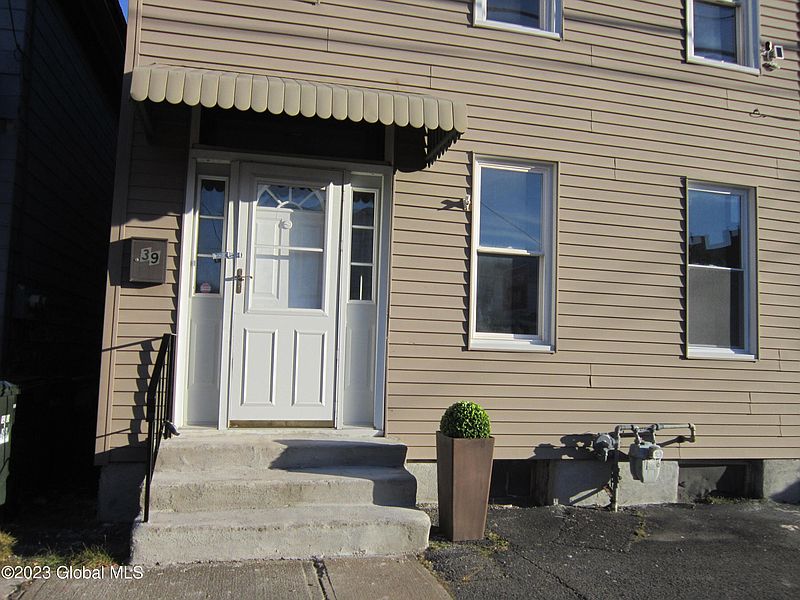2nd image of 39 Hudson Avenue