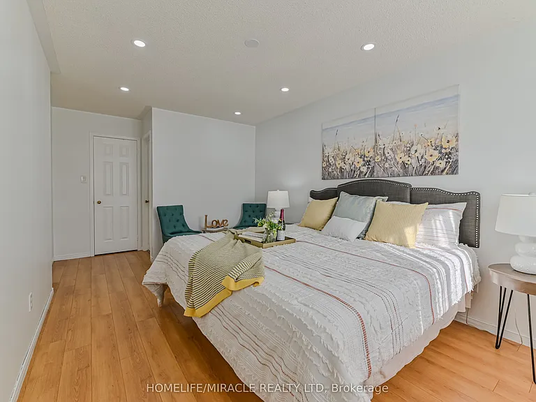 36 Letty Ave — Photo 15