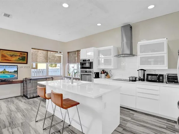 3819 SW 51st St, Fort Lauderdale, FL 33312