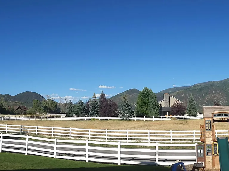 5294 N Bridle Cir — Photo 2