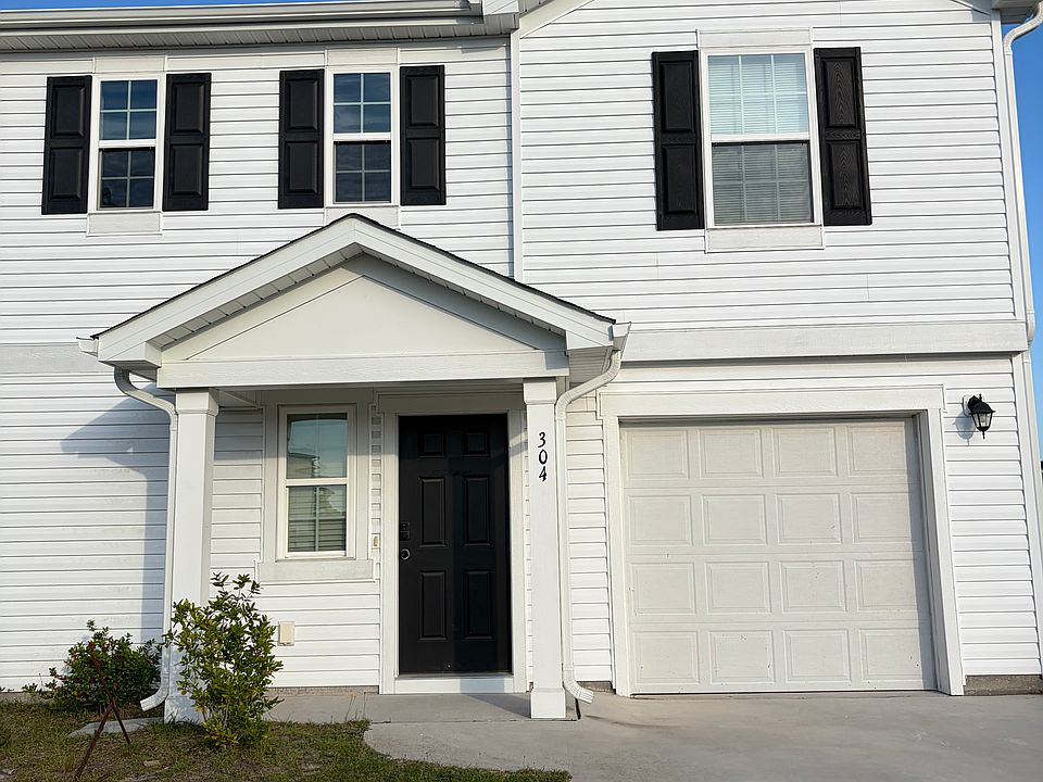 1st image of 304 Range Cir