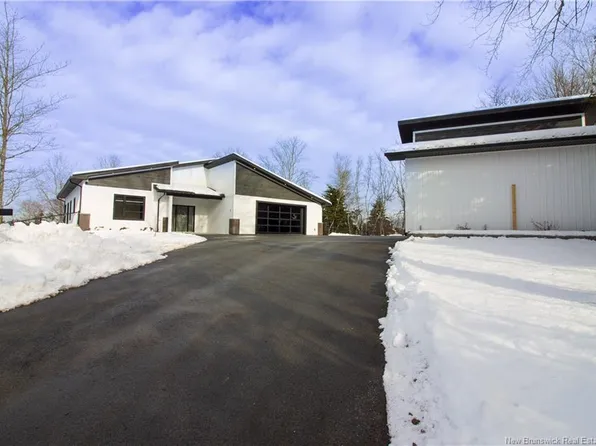 11 Robert Ross Blvd, Hampton, NB E5N 0E2