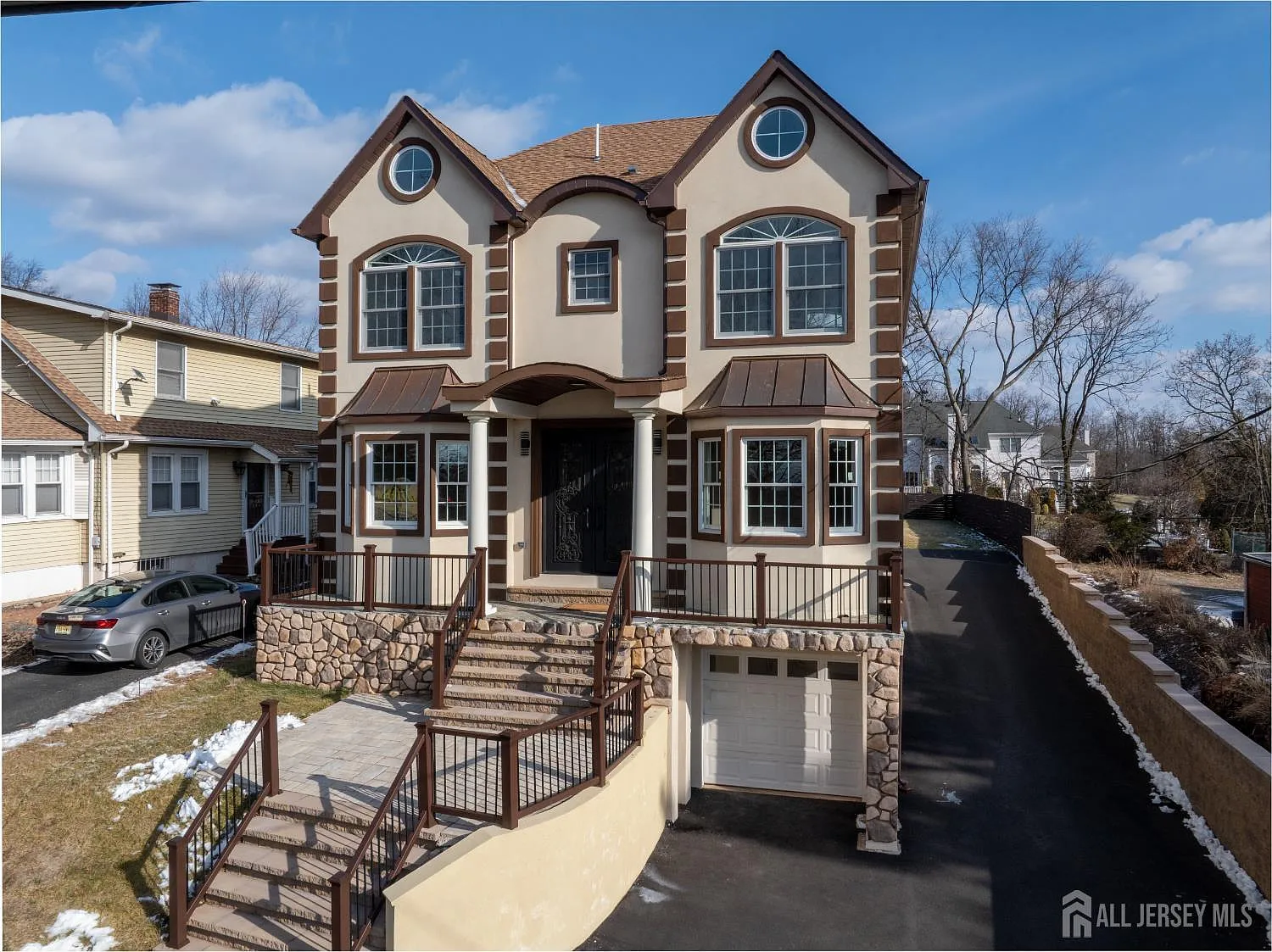1855 Woodland Ave photo 1