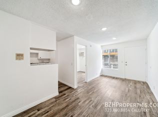 7076 1/2 Lanewood Ave #16A, Los Angeles, CA 90028