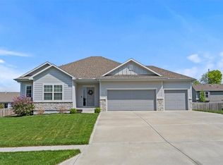 19604 W 198th St, Spring Hill, KS 66083