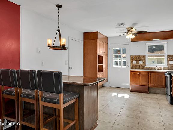 5th image of 499B Thornbury Court