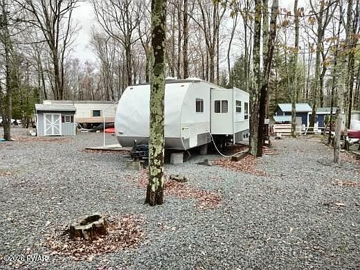 1st image of 185 Forest Glen Dr
